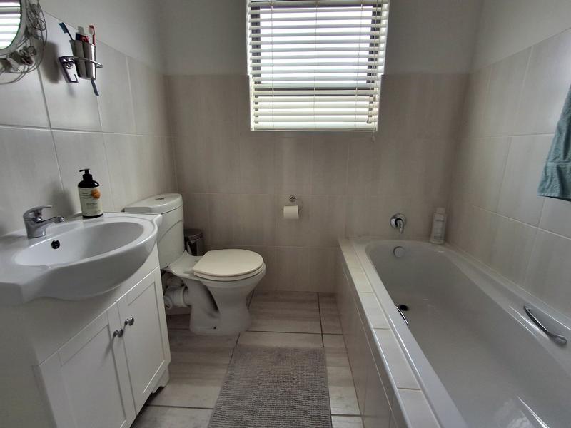 3 Bedroom Property for Sale in Britannia Bay Western Cape